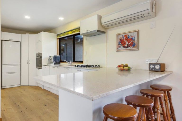 Photo of property in 21 Heuchan Lane, Wanaka, 9305