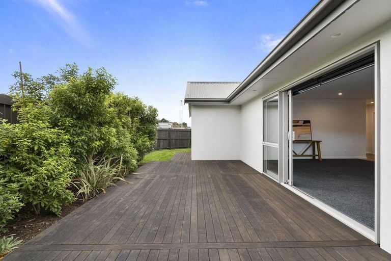 Photo of property in 2 Serenity Crescent, Kelvin Grove, Palmerston North, 4414