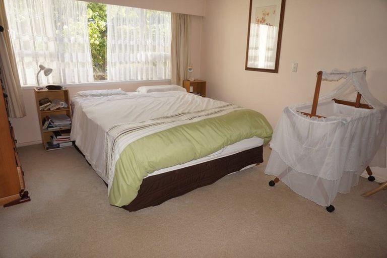 Photo of property in 57 Merriefield Avenue, Forrest Hill, Auckland, 0620