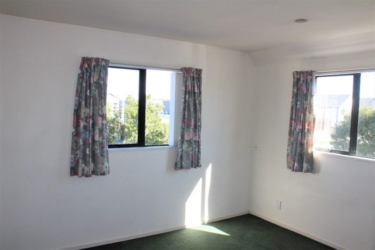 Photo of property in 74 Mandeville Street, Riccarton, Christchurch, 8011