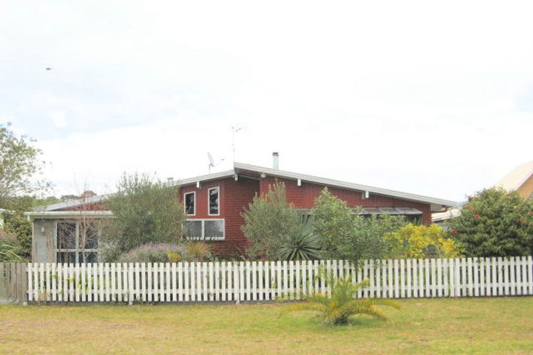 Photo of property in 205 Kiwi Road, Whangamata, 3620