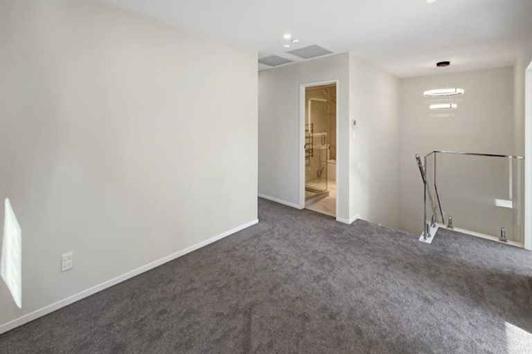 Photo of property in 43 Picnic Point Road, Hobsonville, Auckland, 0616