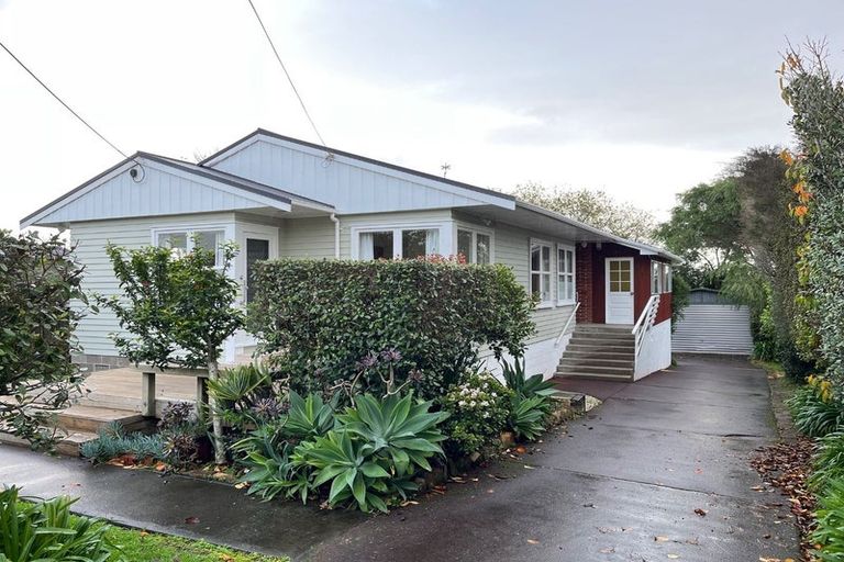 Photo of property in 6 Raines Avenue, Forrest Hill, Auckland, 0620