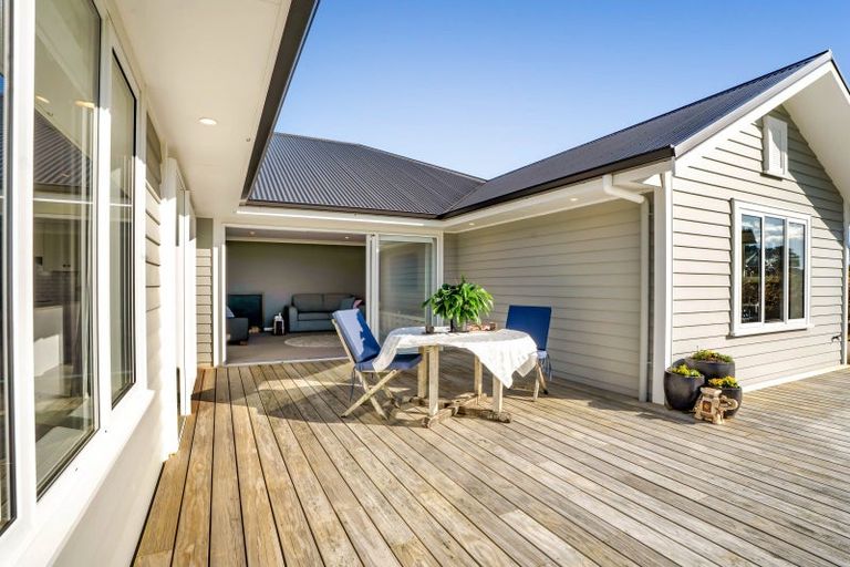 Photo of property in 1199 Egmont Road, Egmont Village, New Plymouth, 4372