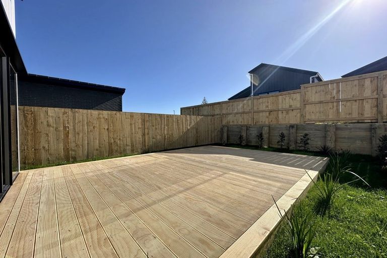 Photo of property in 32 Papai Lane, Massey, 0614