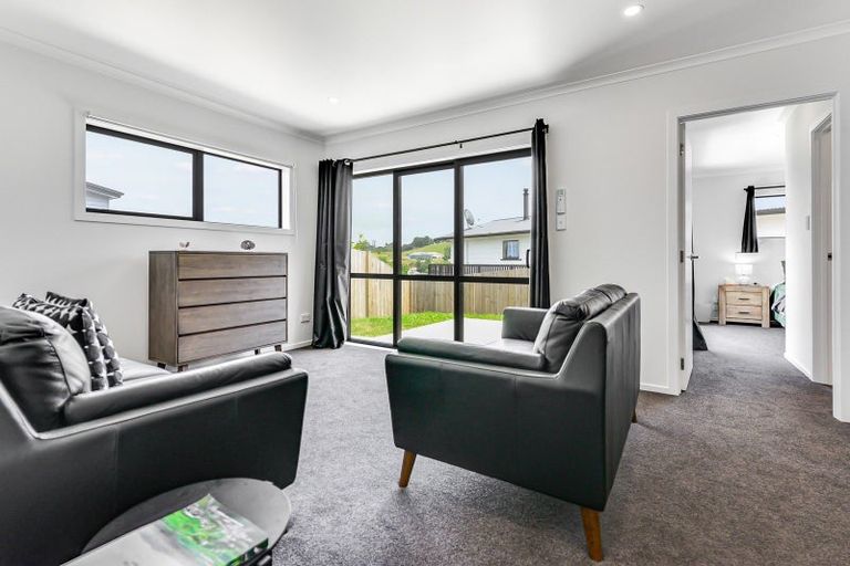 Photo of property in 28u2 Mckay Drive, Temple View, Hamilton, 3218