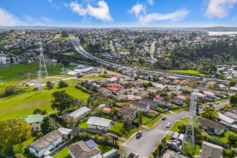 Photo of property in 19 Doone Place, Massey, Auckland, 0614