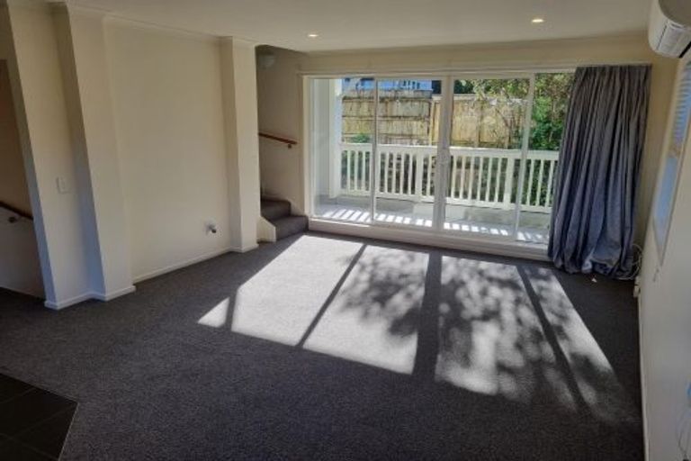 Photo of property in 4/57 Simla Crescent, Khandallah, Wellington, 6035