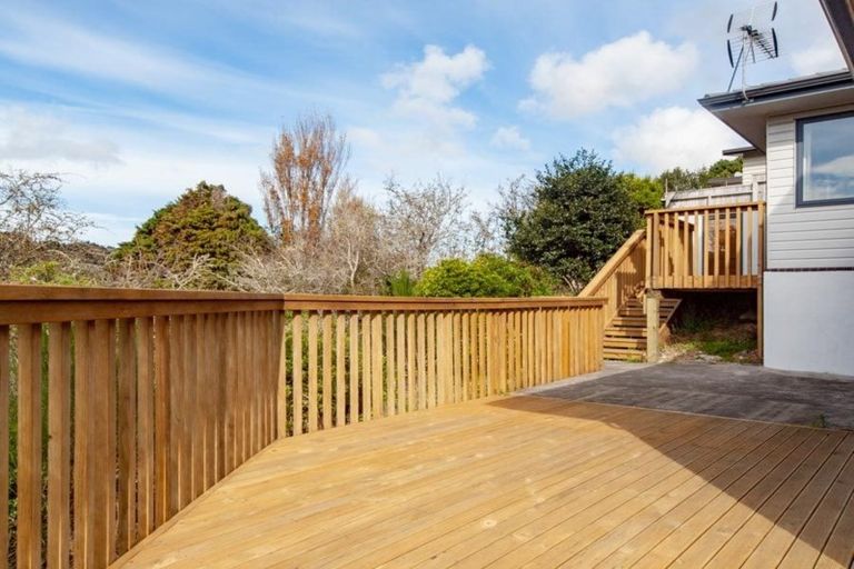 Photo of property in 20 Wantwood Grove, Churton Park, Wellington, 6037