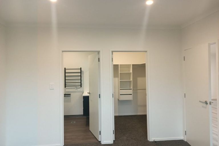 Photo of property in 14u4 Steele Road, Forest Lake, Hamilton, 3200