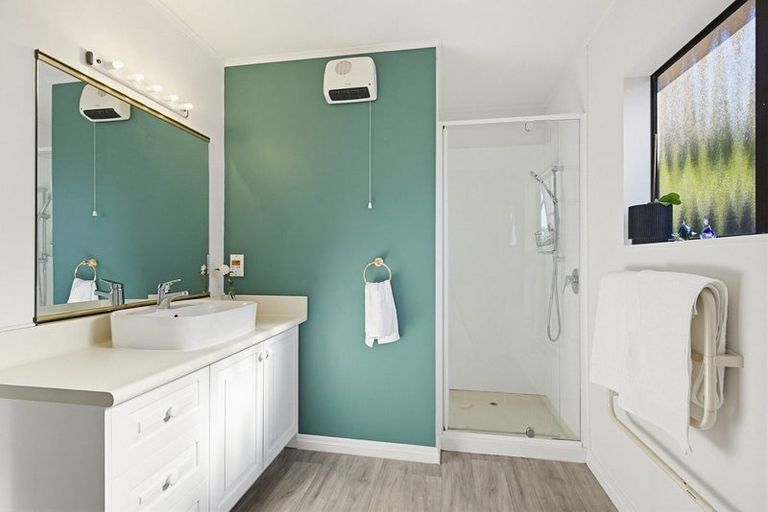 Photo of property in 11 Ramphal Terrace, Khandallah, Wellington, 6035