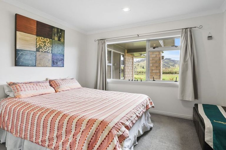 Photo of property in 10 Parker Road, Huntly, 3771