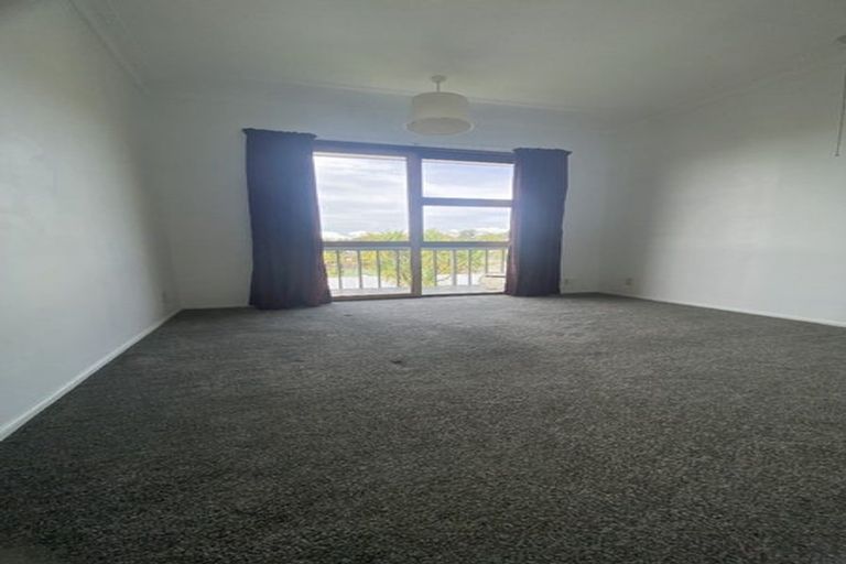 Photo of property in 2/46 Lyons Avenue, Murrays Bay, Auckland, 0630