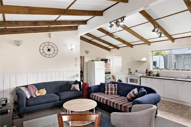 Photo of property in 40 Eyre Street, Henderson, Auckland, 0612