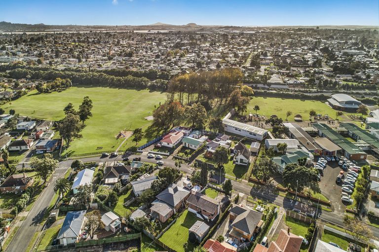 Photo of property in 11 Imrie Avenue, Mangere, Auckland, 2022