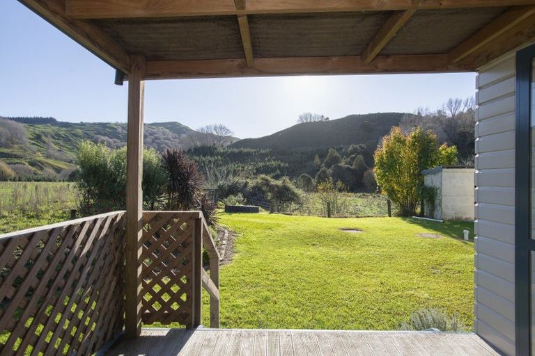 Photo of property in 911 Kanakanaia Road, Whatatutu, Te Karaka, 4091