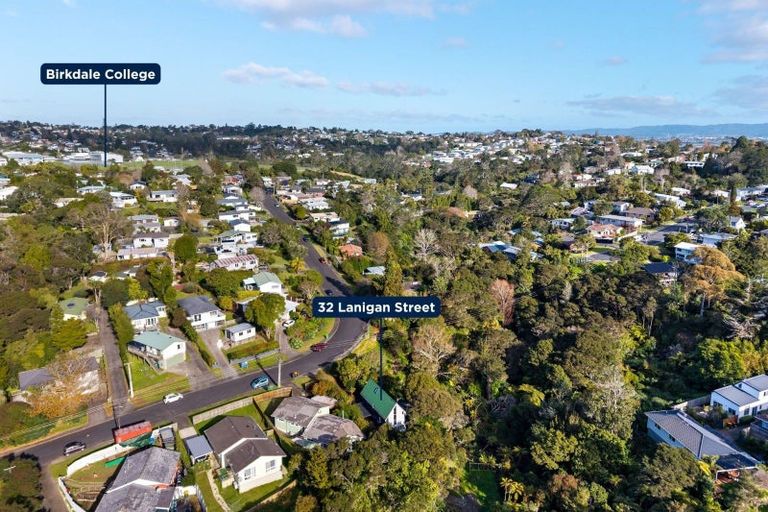 Photo of property in 32 Lanigan Street, Birkdale, Auckland, 0626