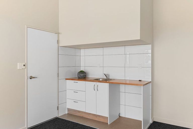 Photo of property in 79 Kirikiri Drive, Papakura, 2110