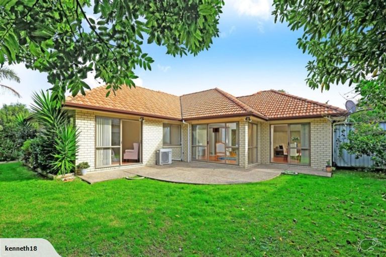 Photo of property in 4 Cambrian Crescent, Flat Bush, Auckland, 2016