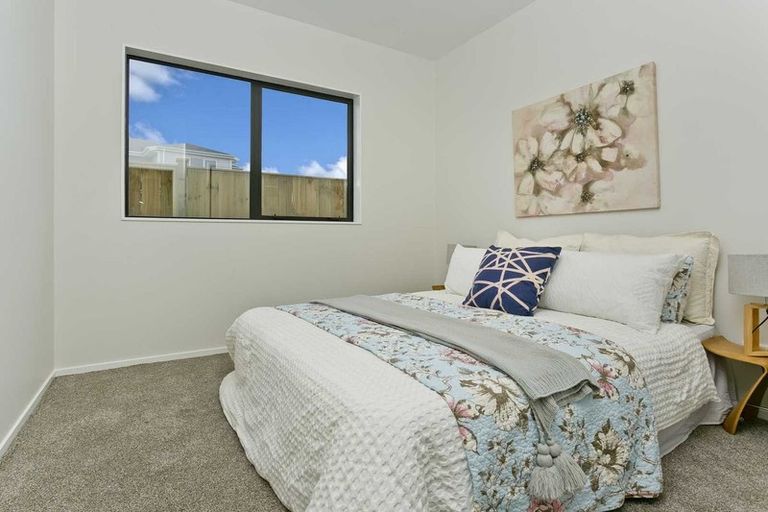 Photo of property in 18 Surf View Crescent, Red Beach, 0932