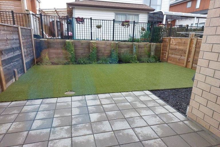 Photo of property in 19 Gunn Way, Hobsonville, Auckland, 0616