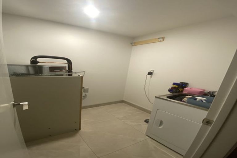 Photo of property in 7 Korama Lane, New Lynn, Auckland, 0600