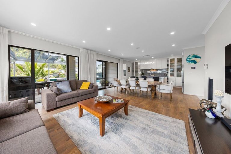 Photo of property in 60 Harvest Avenue, Orewa, 0931