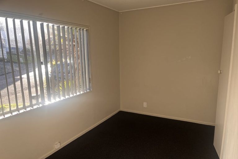 Photo of property in 32 Thurleigh Grove, Karori, Wellington, 6012