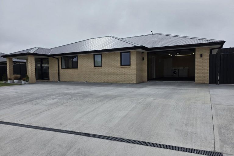 Photo of property in 13 Royal Oak Crescent, Holmes Hill, Oamaru, 9401