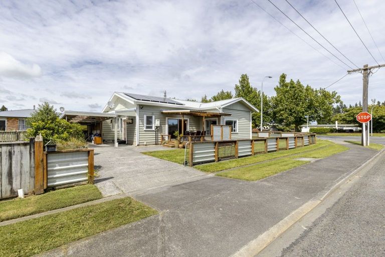 Photo of property in 1 Rimu Street, Strandon, New Plymouth, 4312