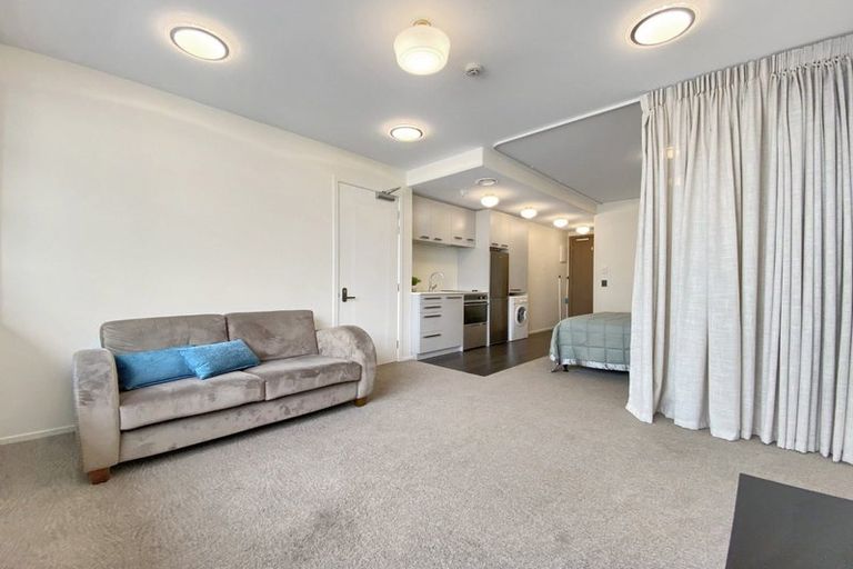 Photo of property in 202/3u Roxburgh Street, Mount Victoria, Wellington, 6011