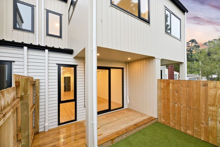 Photo of property in 7/42 Woodside Road, Massey, Auckland, 0614