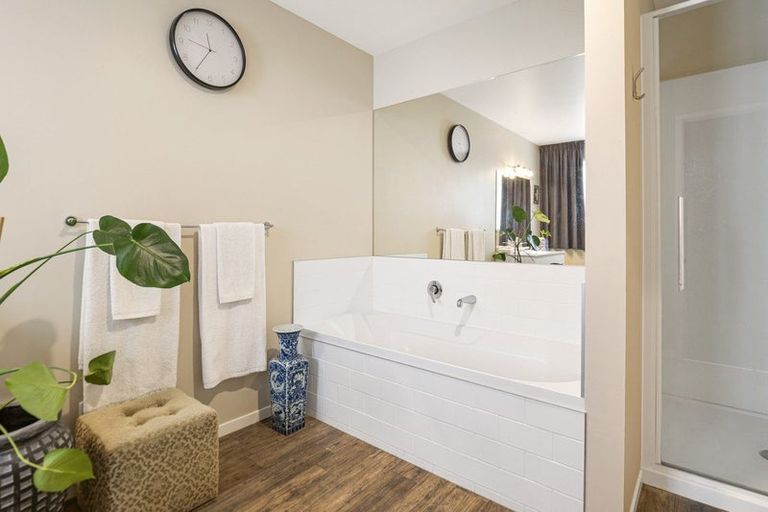 Photo of property in 30 Charlotte Drive, Omokoroa, 3114