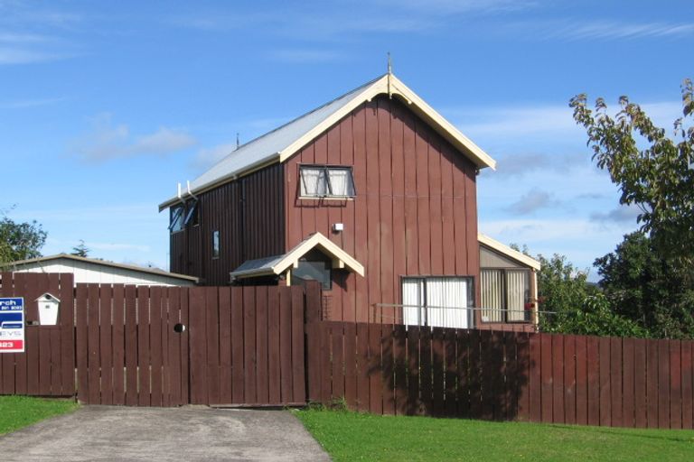 Photo of property in 30 Hindmarsh Street, Henderson, Auckland, 0612