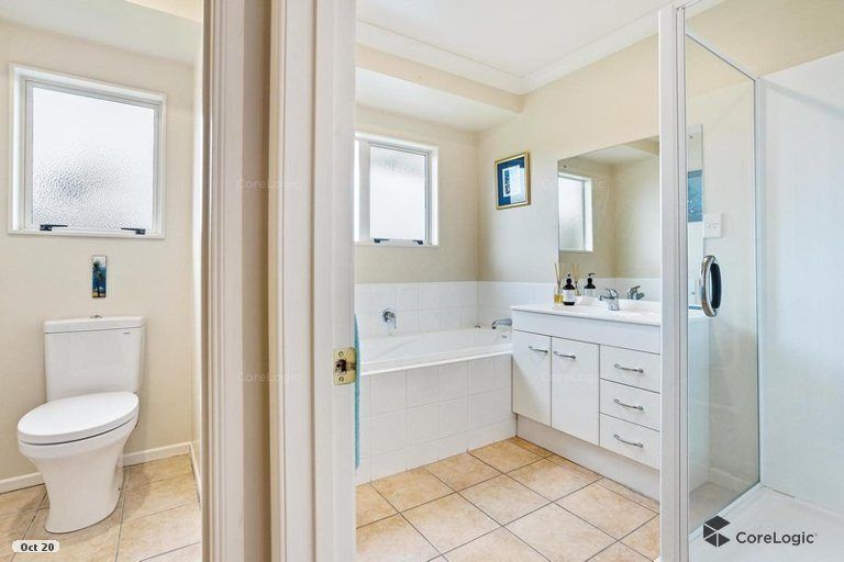 Photo of property in 27 Riverstone Road, Te Atatu Peninsula, Auckland, 0610