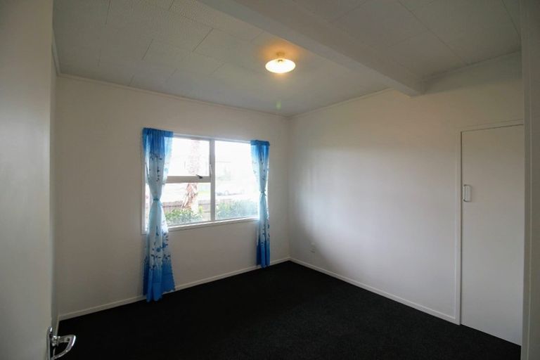 Photo of property in 17 Crampton Place, Manurewa, Auckland, 2102