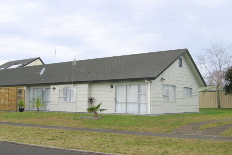 Photo of property in 100 Lorraine Place, Whangamata, 3620