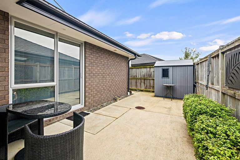 Photo of property in 14 Poutawa Lane, Clarks Beach, 2122