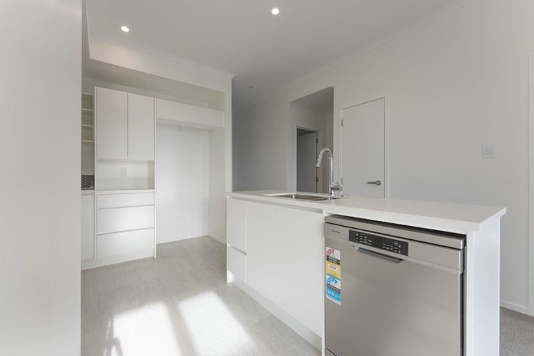 Photo of property in 17/1 Scott Road, Hobsonville, Auckland, 0616