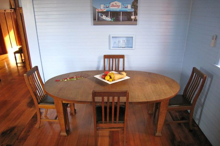 Photo of property in 28 Palm Avenue, Lyall Bay, Wellington, 6022