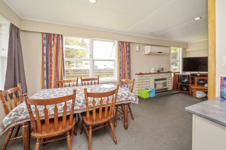 Photo of property in 14 Koromiko Avenue, Hawera, 4610