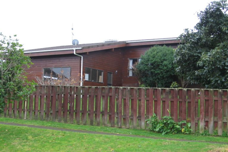 Photo of property in 18 Karaka Street, Helensville, 0800