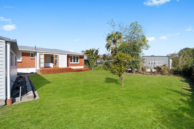 Photo of property in 15 Sheridan Street, Silverdale, Hamilton, 3216