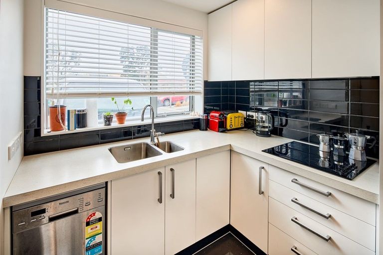 Photo of property in 10/36u Tacy Street, Kilbirnie, Wellington, 6022