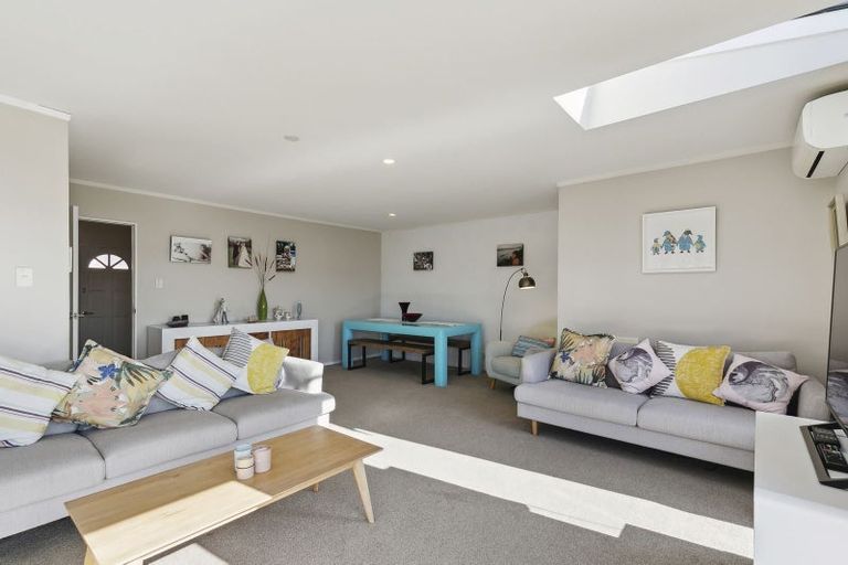 Photo of property in 5b Becker Way, Karori, Wellington, 6012