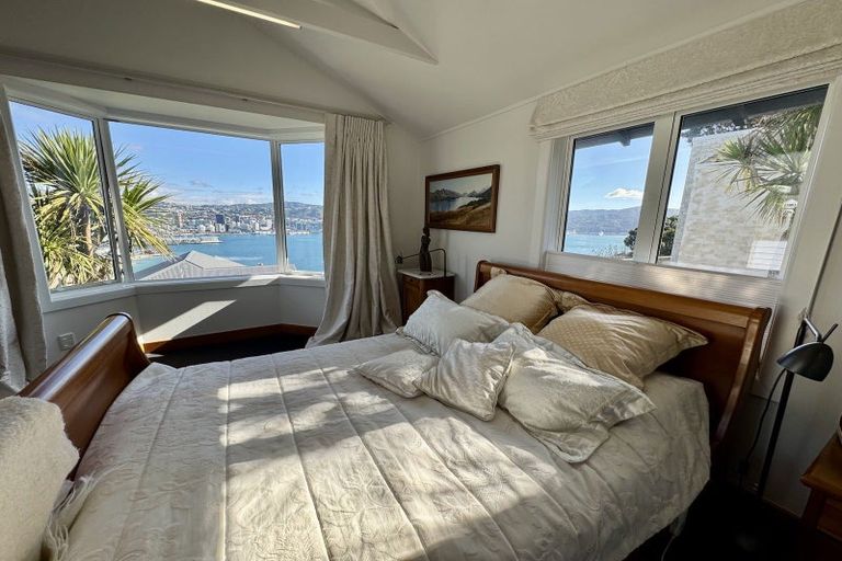 Photo of property in 45 The Crescent, Roseneath, Wellington, 6011