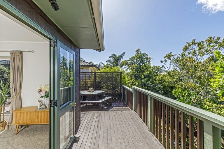 Photo of property in 18 Edgeworth Road, Glenfield, Auckland, 0629