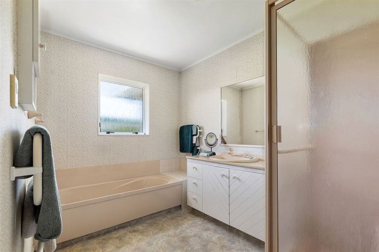 Photo of property in 17 Latitude Close, Whitby, Porirua, 5024