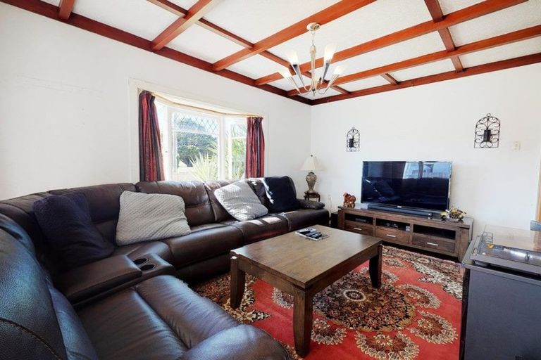 Photo of property in 20 Racecourse Road, Waiuku, 2123
