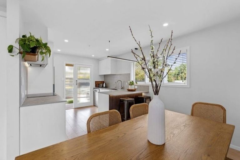 Photo of property in 3b Paton Avenue, Te Atatu South, Auckland, 0610